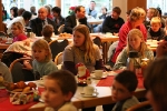 Bescherung der Weihnachtswunschbaum-Aktion 2006